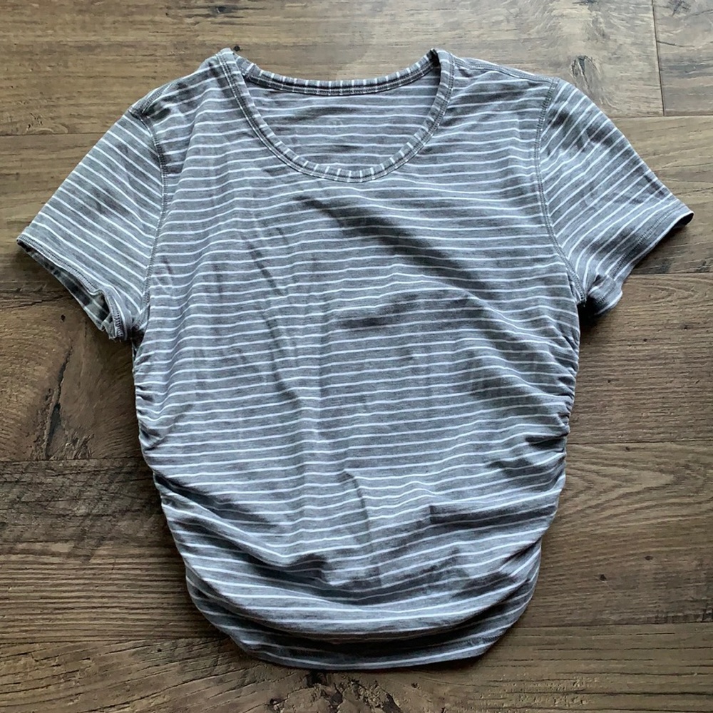 Lululemon scrunch shirt